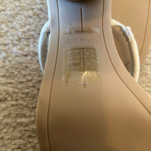 Dolce Vita Netra Ivory Patent Stella | Size 9 - Picture 5 of 6